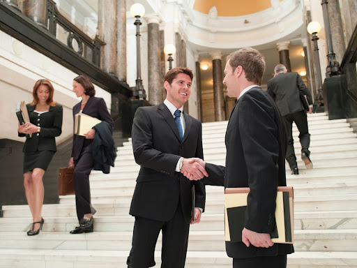 What You Need to Know About Buying Property on the Courthouse Steps